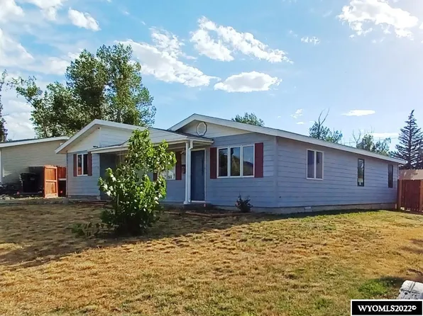 98 Honeysuckle St, Casper, WY 82604