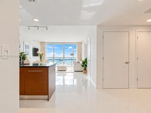 465 Brickell Ave APT 5105, Miami, FL 33131