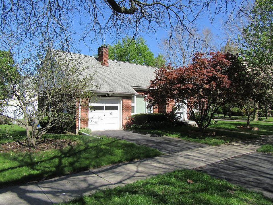1st image of 852 Grove St