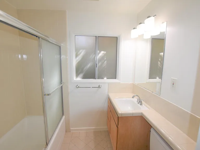 107 Dunsmuir Way — Photo 17