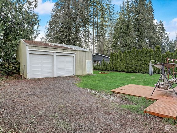 3rd image of 21421 NE 61st Street