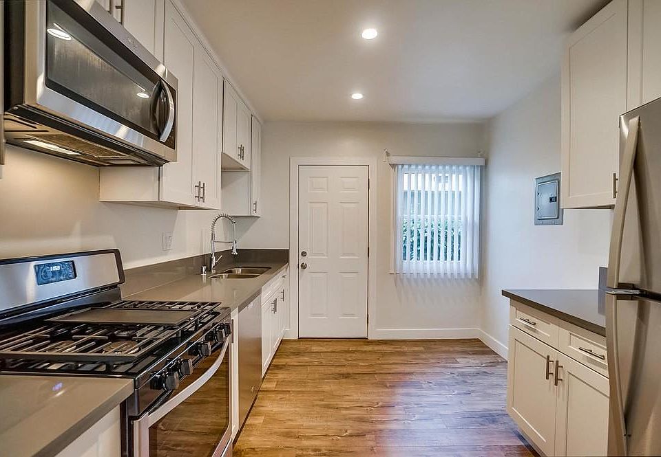 1st image of 457 W 4th St #8-457-08