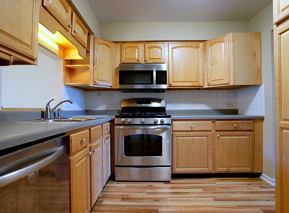 5th image of 820 Hughes Pl