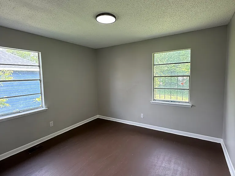 3720 Howard Ave SW — Photo 8