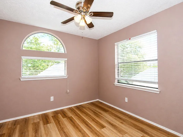 3515 Woodmere Ln — Photo 14