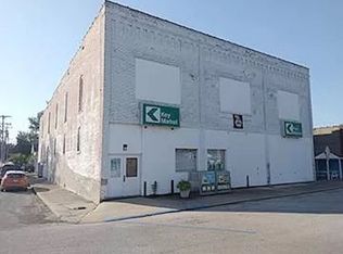 500 Mulberry St, Cisne, IL 62823