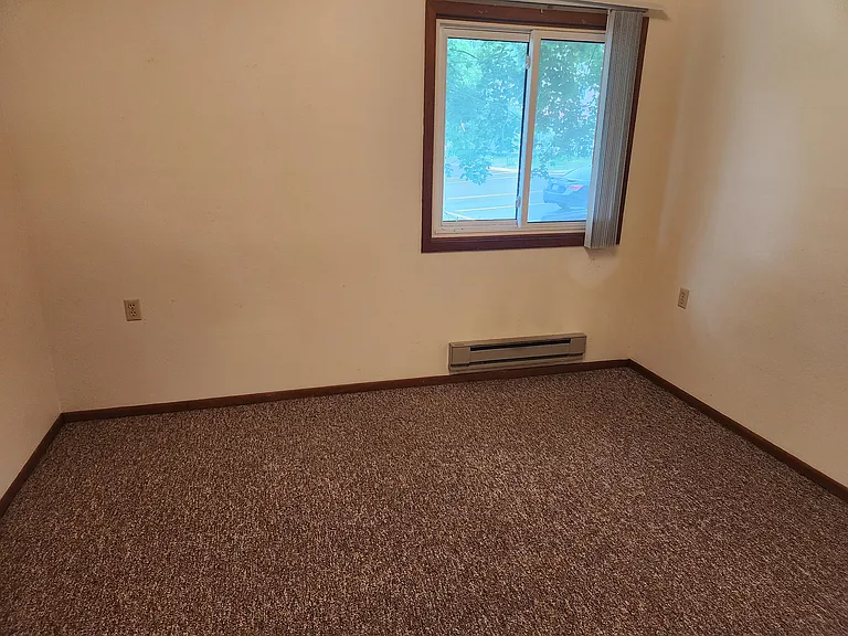 Winneshiek Apartments — Photo 3