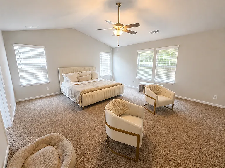 1104 Gilbert Ct — Photo 19