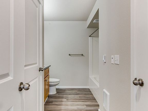 4th image of 2515 S 48th St APT 1A