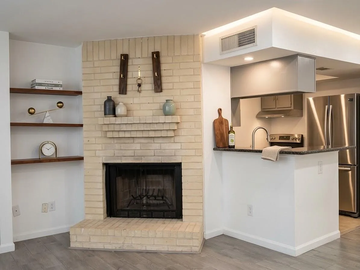 1 bed, 1.0 bath, 648 sqft, $1,000 — Photo 2
