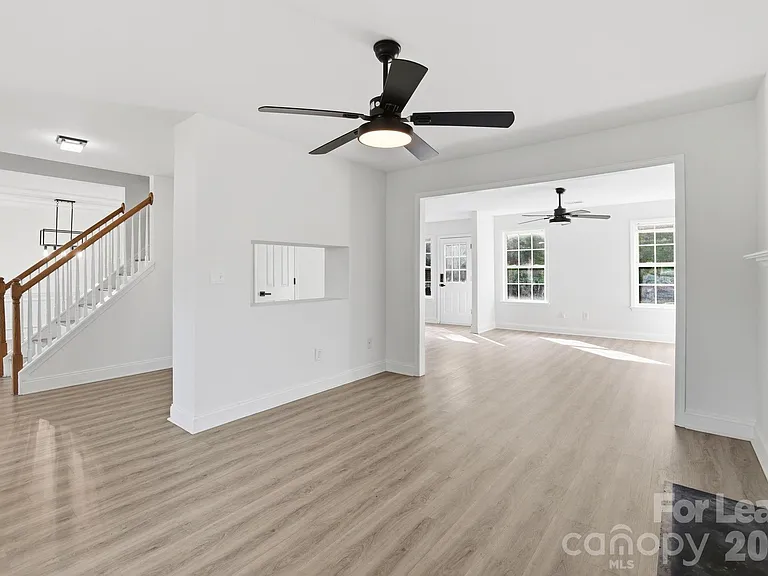 512 Bearbrook Ln — Photo 8