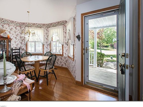 2nd image of 2355 Winesap Dr
