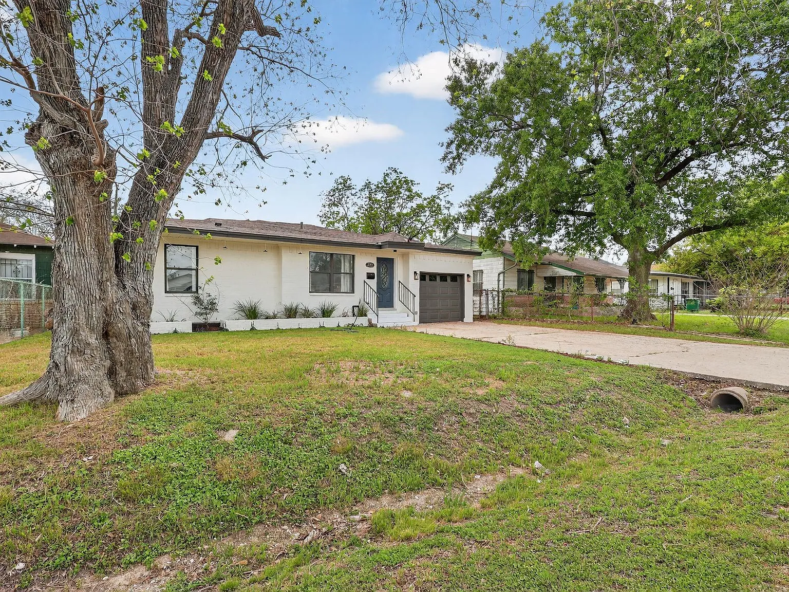 4 bed, 2.5 bath, 1605 sqft, $1,800 — Photo 4