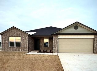 513 Hillsboro Dr, Noble, OK 73068