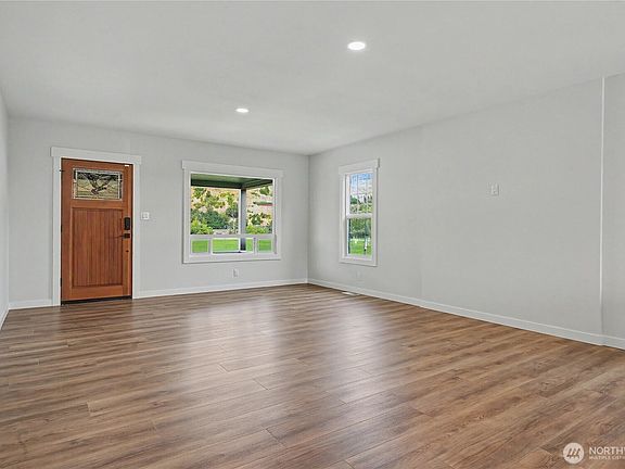 3rd image of 214 Riverside Drive