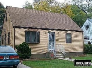769 Barry Pl, Uniondale, NY 11553