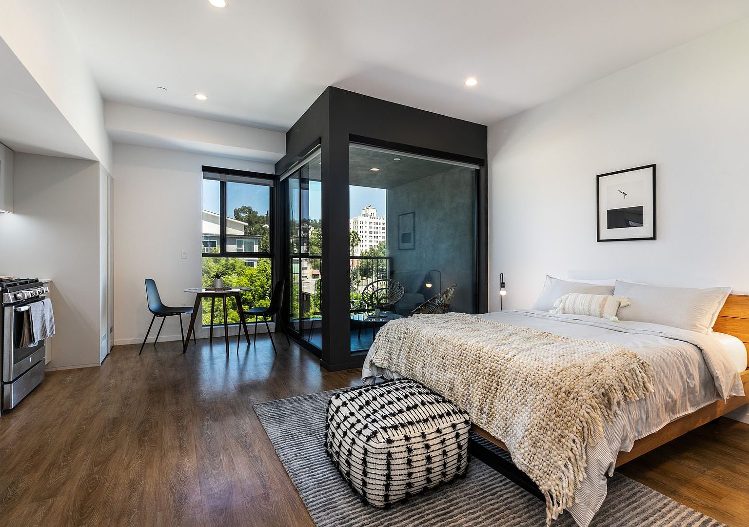 1737 N Las Palmas Ave APT 407, Los Angeles, CA 90028 | Zillow
