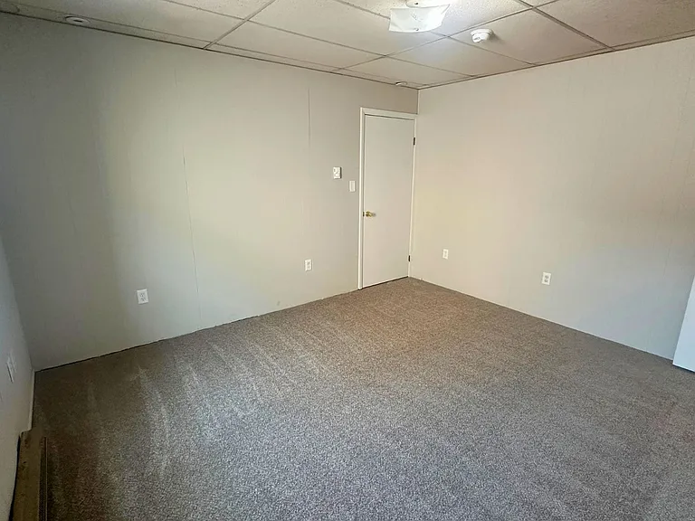 321 W Main St #B — Photo 15