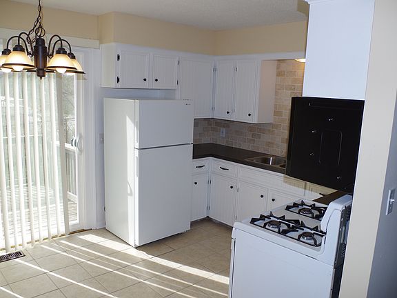 kitchen refrigerator