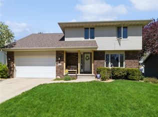 9625 Winston Ave, Urbandale, IA 50322