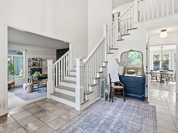 2nd image of 10831 Bittersweet Ln