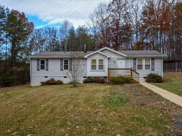1214 Evelyn Dr, Huddleston, VA 24104
