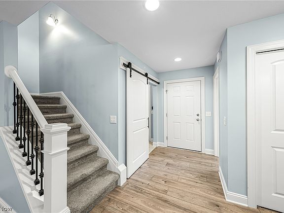 2nd image of 10921 Fox Den Cir