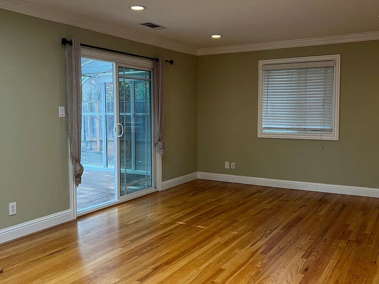 143 Highland Oaks Dr — Photo 8