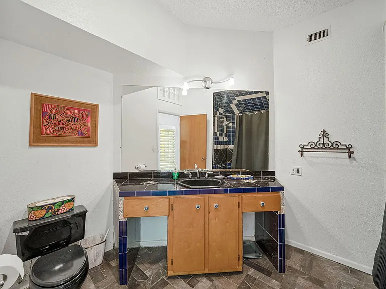 590 Cross River St #1 — Photo 17