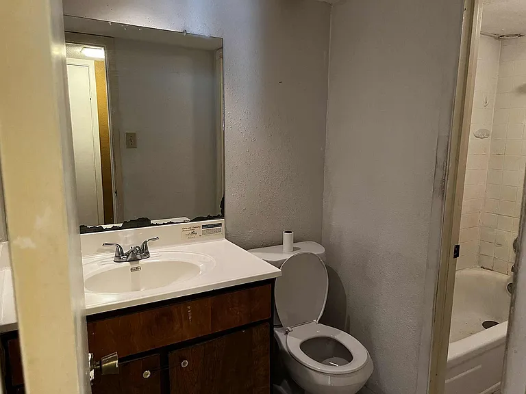 2100 Wilcrest Dr #114 — Photo 13