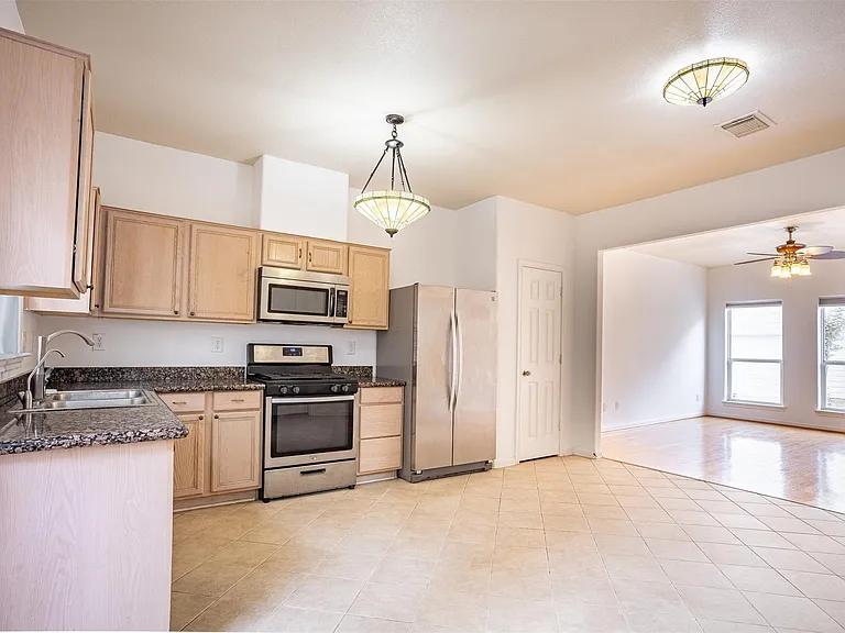 2220 Naomi St — Photo 8