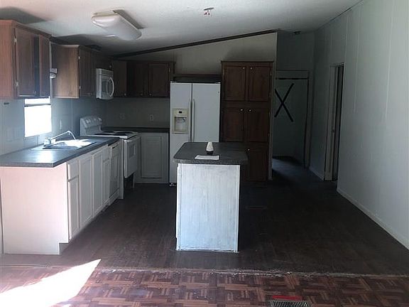 4th image of 16376 Delia St