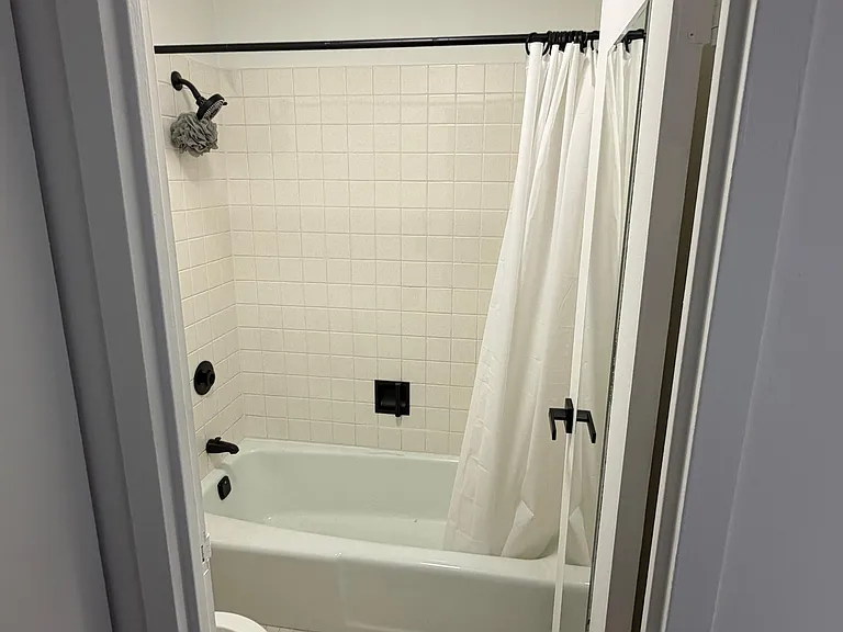 4300 W Ford City Dr — Photo 2