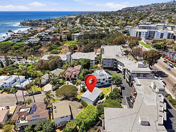 3rd image of 665 Pacific View Dr
