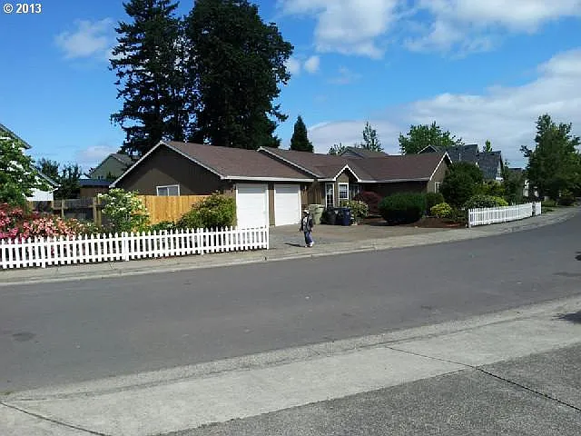 20265 SW Lela Ln photo 1