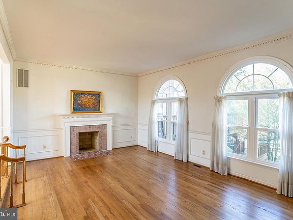5th image of 9001 Saunders Ln