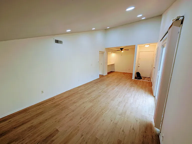 1085 Merrimar Cir N #F — Photo 2