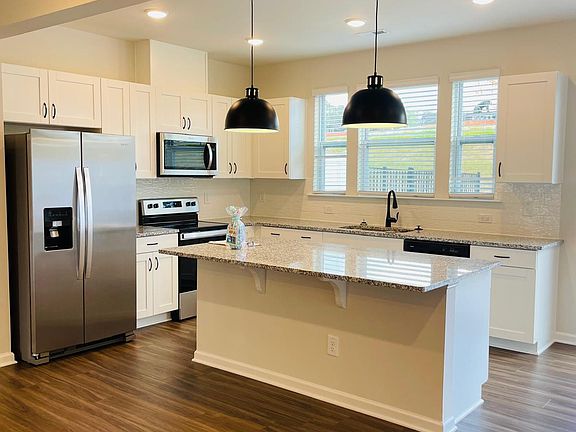 4th image of 168 Royal Star Way