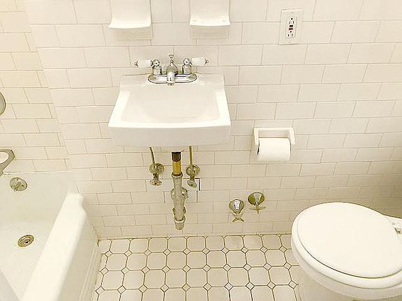 5th image of 105 E 10th St APT 3B