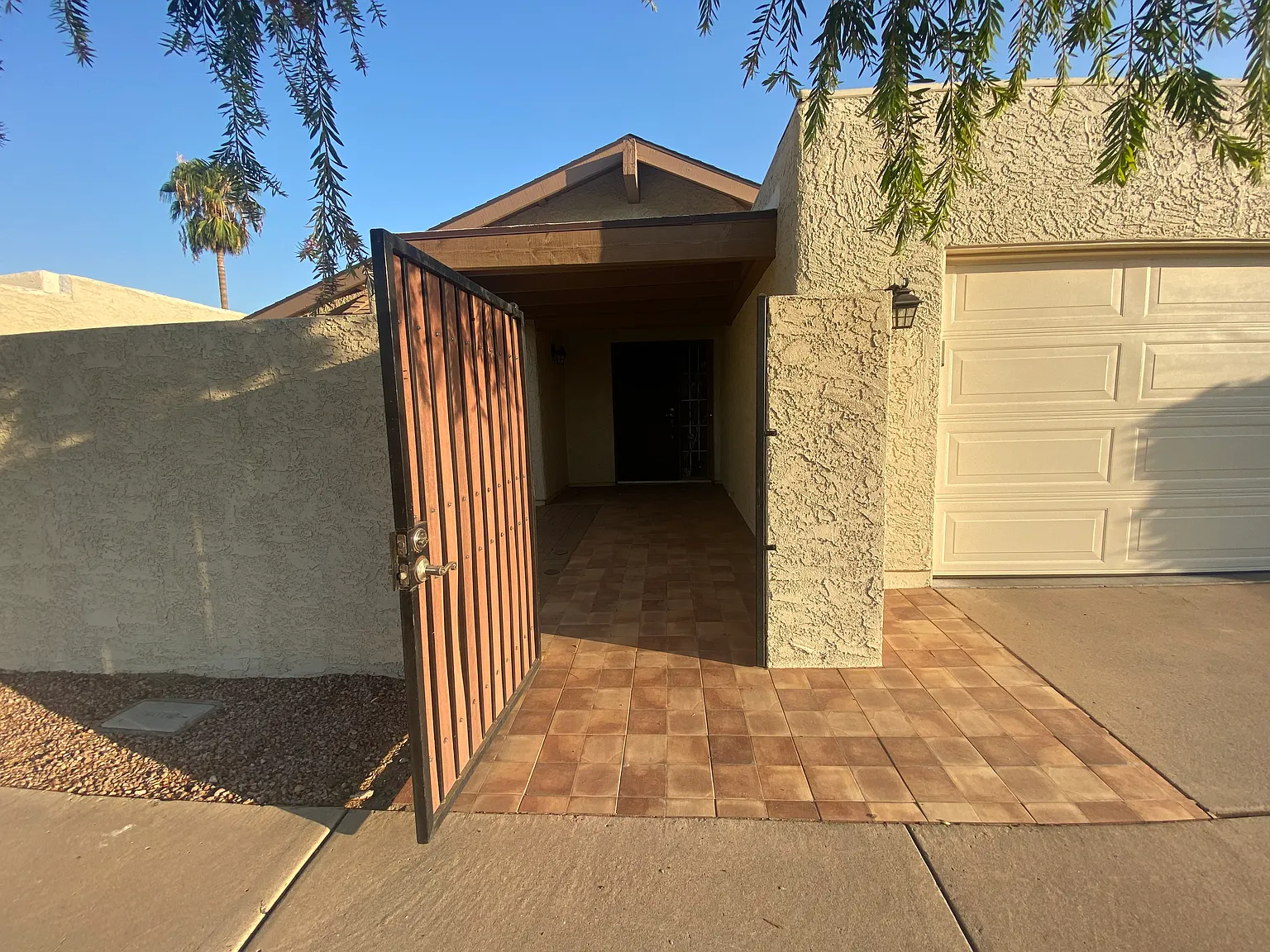 3 bed, 1650 sqft, $2,100 — Photo 2