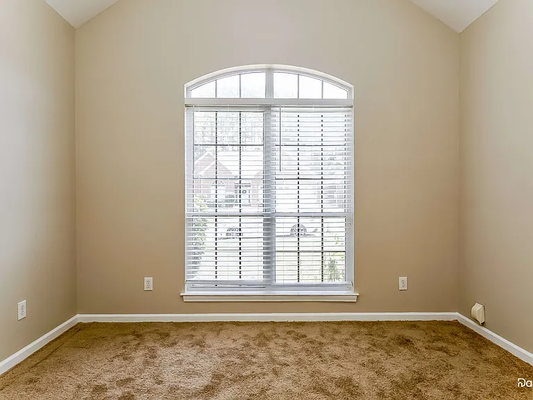 137 Daventry Dr — Photo 9