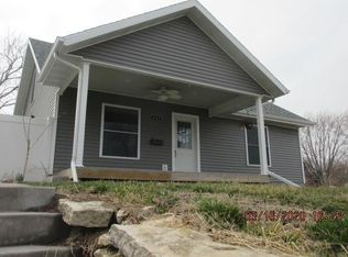 403 S 5th St, Burlington, IA 52601