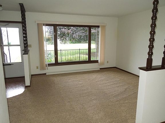 5th image of 1031 S Lansing Ave