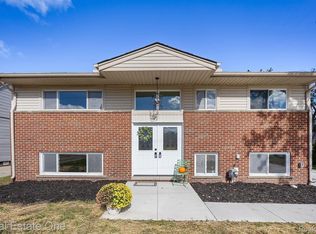 8075 Ogden Dr, Sterling Heights, MI 48314