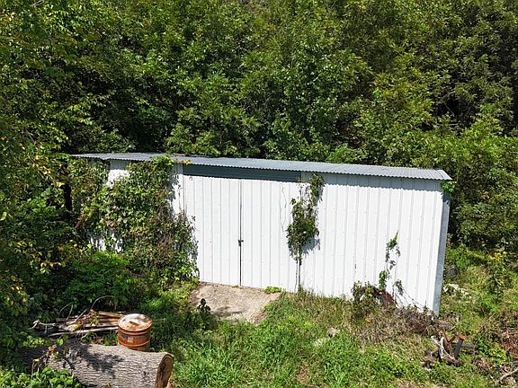 5th image of 9161 Bohlman Rd