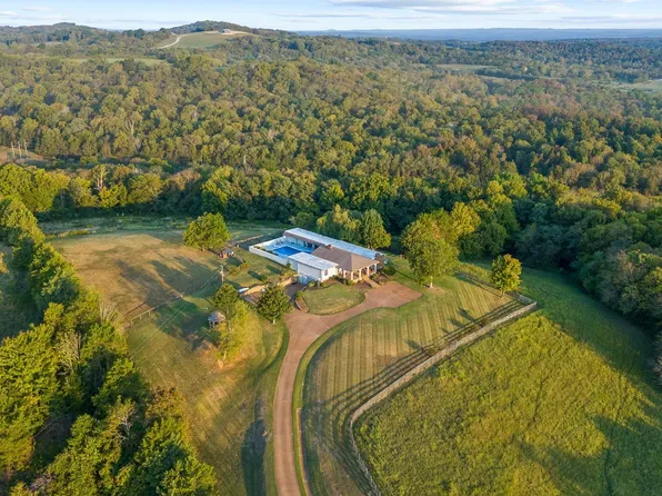 1190 W Ellington Pkwy, Lewisburg, TN 37091