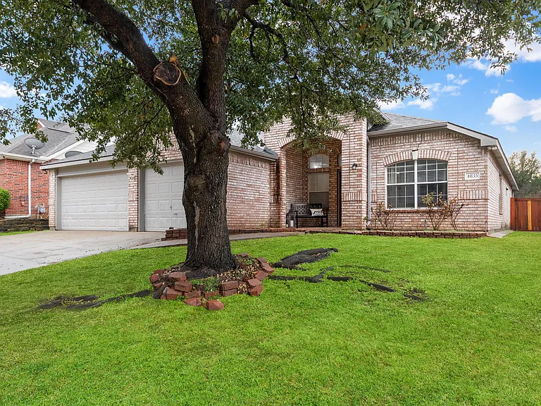 4835 Crown Dr — Photo 49