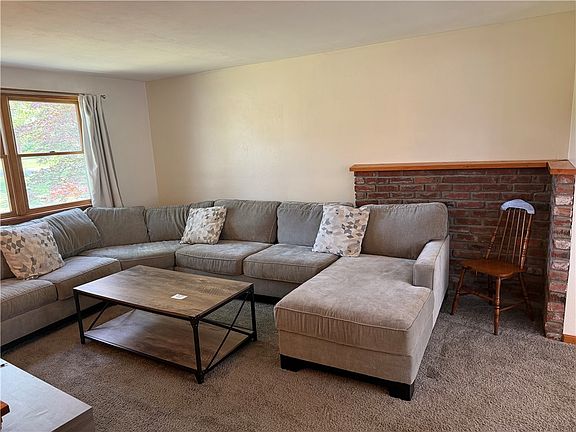 3rd image of 1409 Lexington Dr