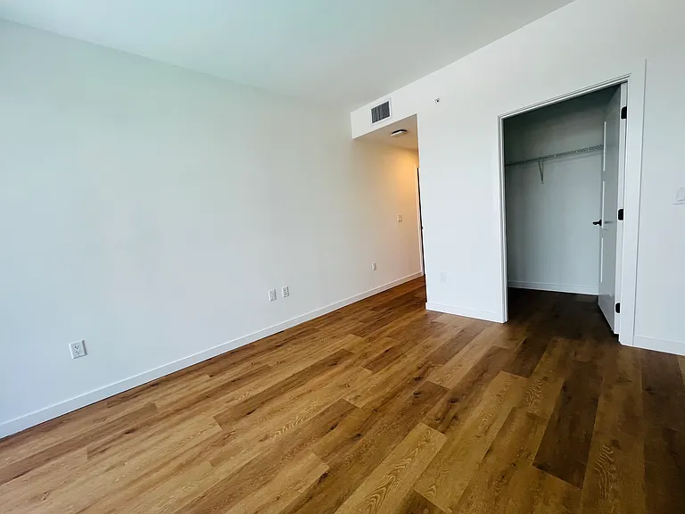 1646 NE 124th St #541 — Photo 16