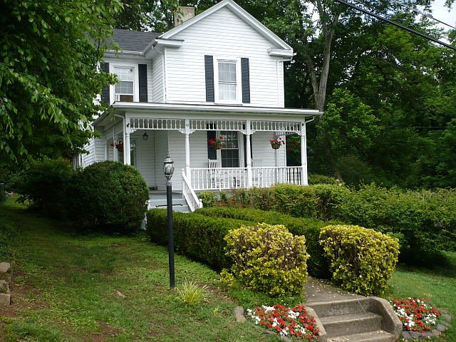 1st image of 42 Lanier Ave